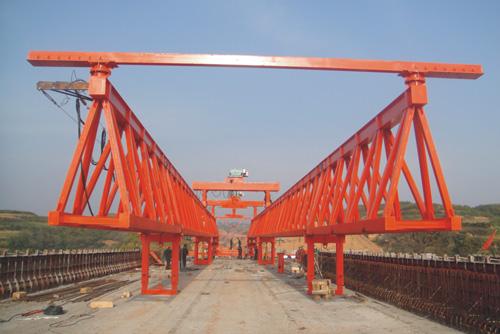 路橋修起重機